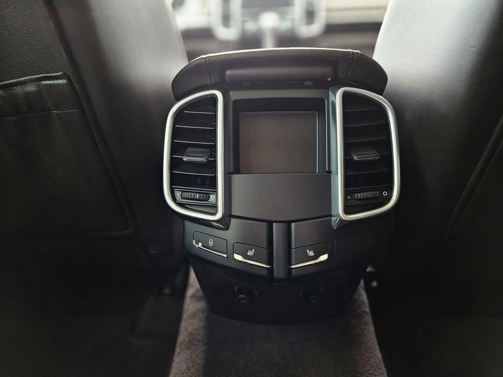Porsche Cayenne S/LED/Bose/Sièges chauffants/Attelage – Image 12