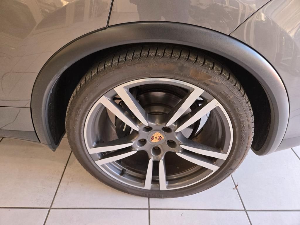 Porsche Cayenne (Type 92A) – Image 13