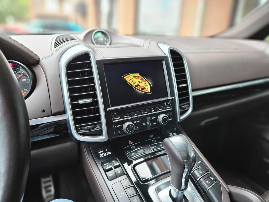 Porsche Cayenne S/LED/Bose/Sièges chauffants/Attelage – Image 10