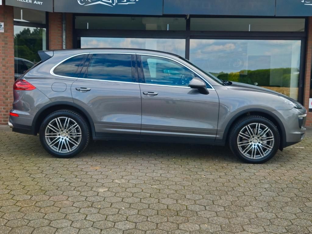 Porsche Cayenne S/LED/Bose/Sièges chauffants/Attelage – Image 18